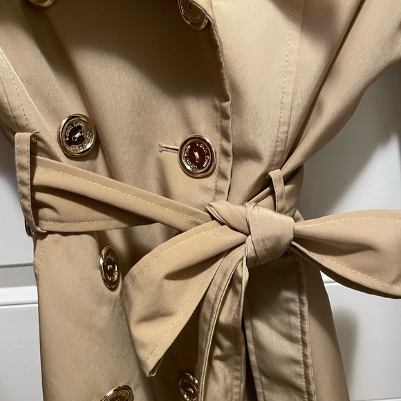 Calvin Klein Classic Beige Trench Coat size M EUC - Picture 3 of 8